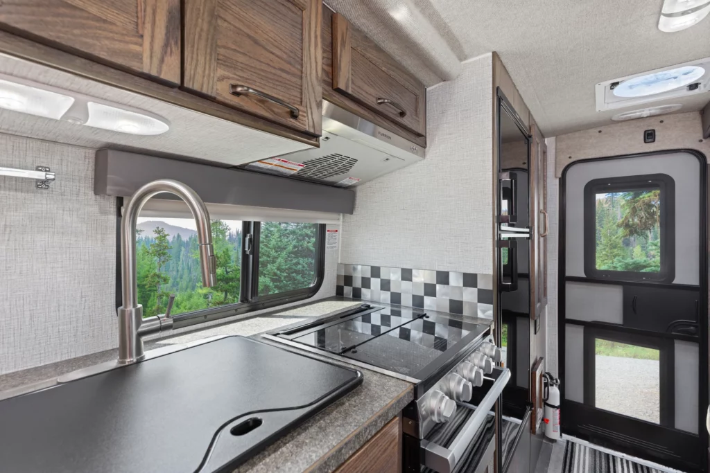 Maxi Travel Camper ()